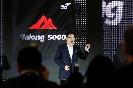 ▲ 巴龍 5000 發(fā)布. 圖片來自：Reuters