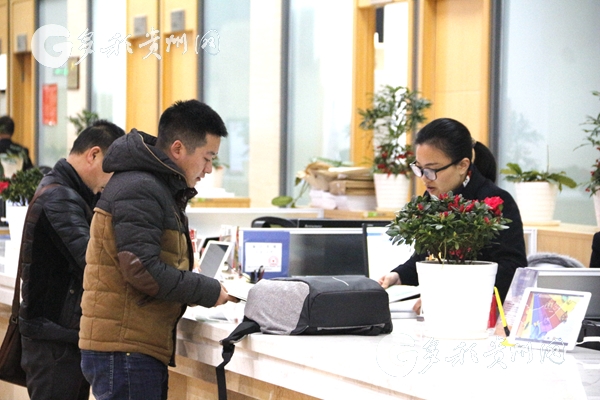 窗口服務(wù)，解決辦事人員燃眉之急